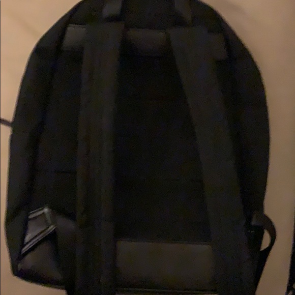 Black Tommy Hilfiger backpack - Picture 2 of 2